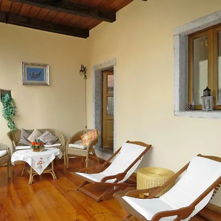 Locazione Turistica Casa Al Portico Apartmán *